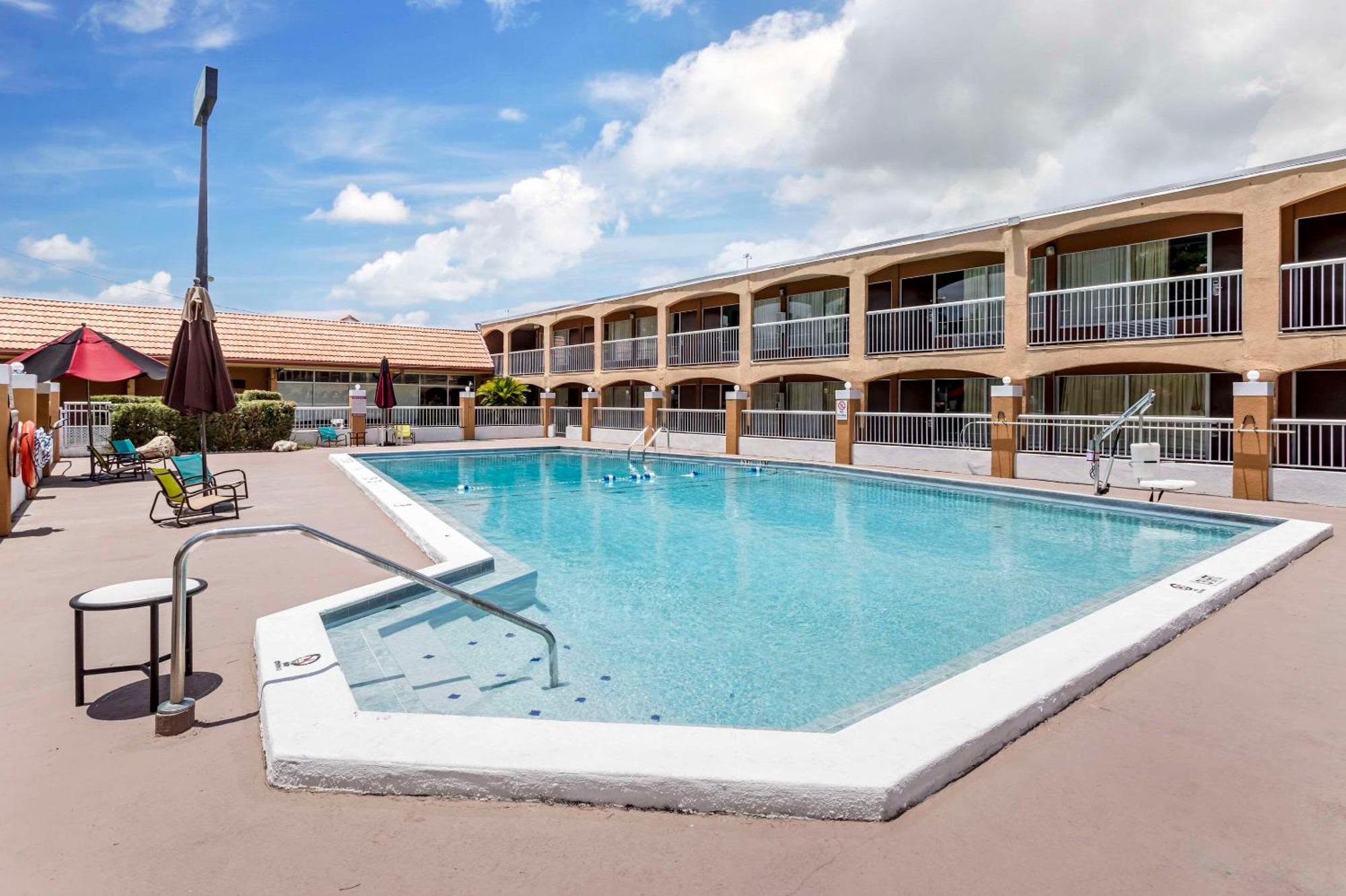 Quality Inn Alachua - Gainesville Area Bagian luar foto